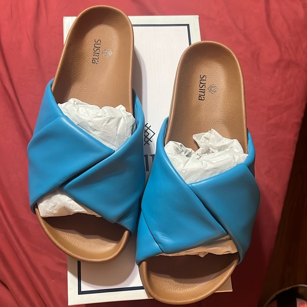 NEW in BOX SUSINA turquoise sandals Size 8